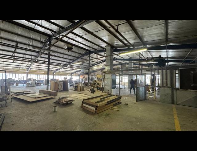 2,800M² WAREHOUSE TO LET IN KEW